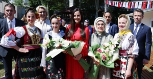 Emine Erdoğan, Zveçanska Annelik Merkezi’ni Ziyaret Etti