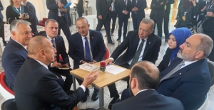 Cumhurbaşkanı Erdoğan, Avrupa Siyasi Topluluğu Toplantısı Öncesi Liderlerle Bir Araya Geldi