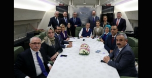Cumhurbaşkanı Erdoğan, Katar Dönüşü Uçakta Gazetecilerin Sorularını Yanıtladı