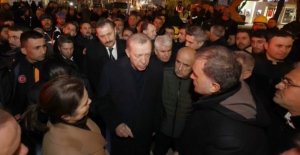 Cumhurbaşkanı Erdoğan, Adana’da Deprem Bölgesinde İncelemelerde Bulundu