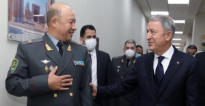 Millî Savunma Bakanı Akar, Özbekistan Savunma Bakanı Korgeneral Kurbanov ile Telefonda Görüştü
