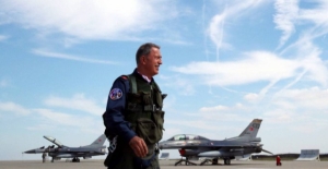 Millî Savunma Bakanı Hulusi Akar'dan Dünya Pilotlar Günü Mesajı