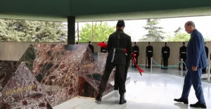 Cumhurbaşkanı Erdoğan, Adnan Menderes’in Anıt Mezarını Ziyaret Etti