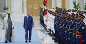 Cumhurbaşkanı Erdoğan, Birleşik Arap Emirlikleri’nde Resmî Törenle Karşılandı