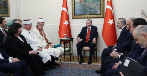 Cumhurbaşkanı Erdoğan, Türkiye'nin Atina Büyükelçiliğini Ziyaret Etti