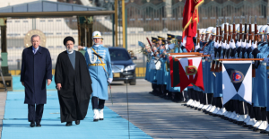 Cumhurbaşkanı Erdoğan, İran Cumhurbaşkanı Reisi'yi Resmi Törenle Karşıladı