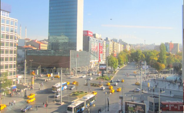 Ankara'da Bazı Önemli Caddeler Trafiğe Kapatıldı