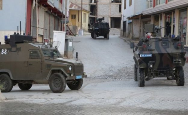 Muş'ta Polis Aracına Bombalı Tuzak ''1 Polis Şehit''